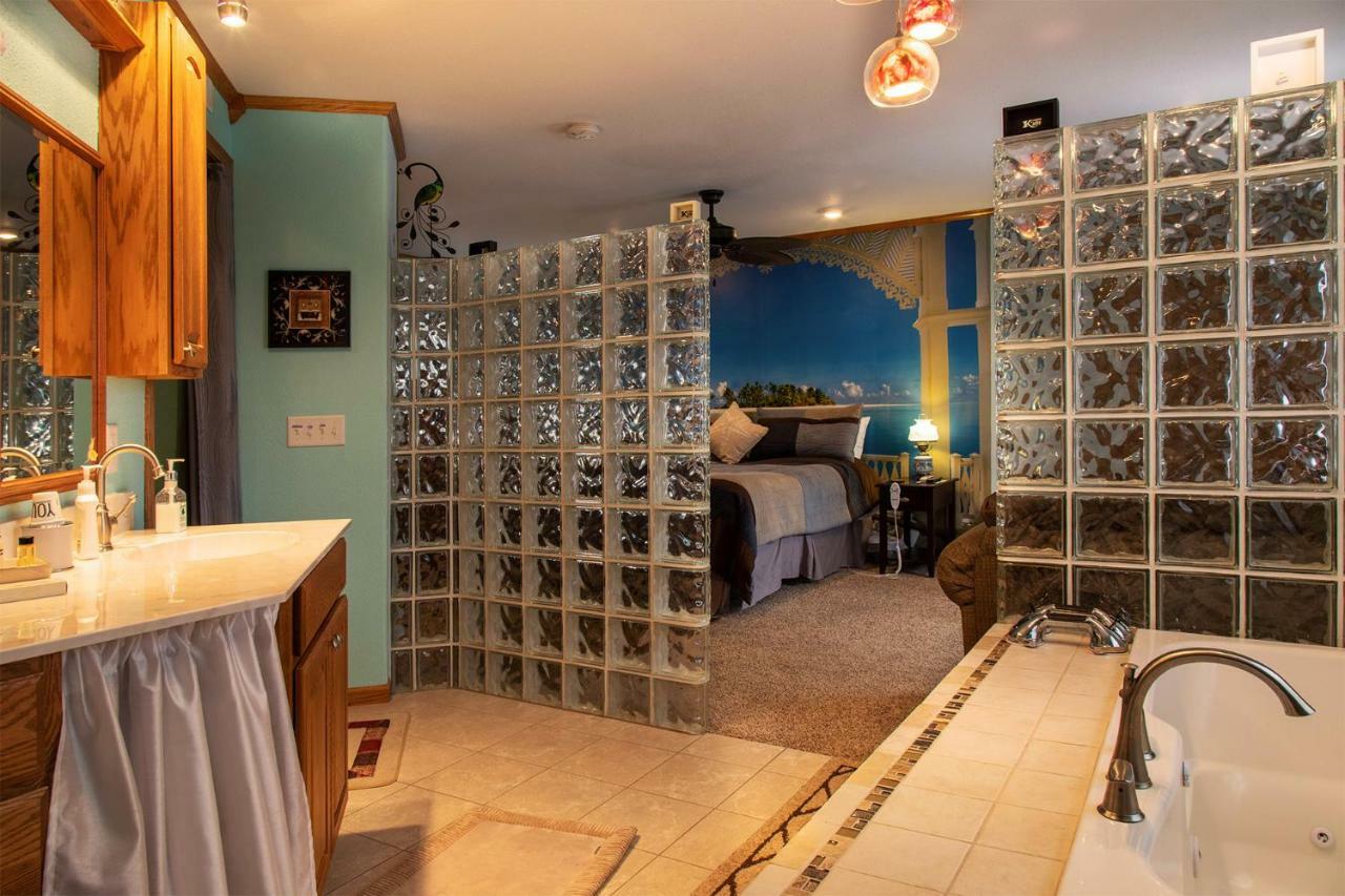 Shane Acres Country Inn Juneau Экстерьер фото